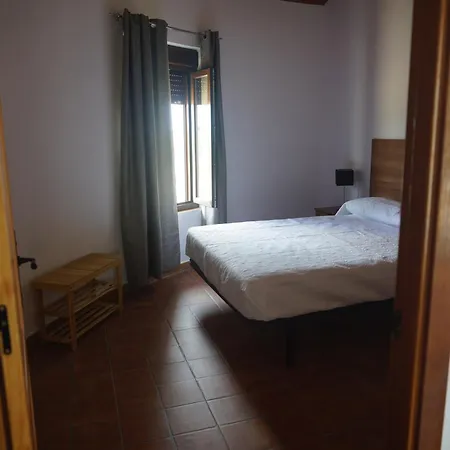 Cruceros Alqueva Hostal Cheles