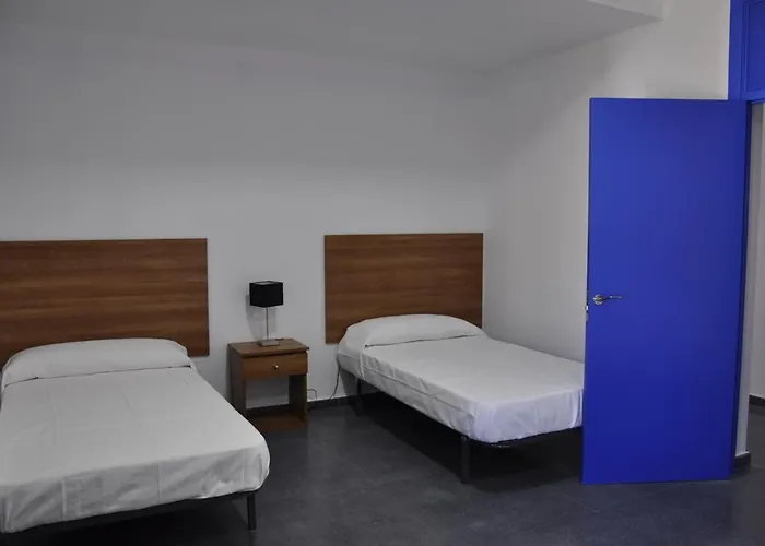 Cruceros Alqueva Hostel Cheles