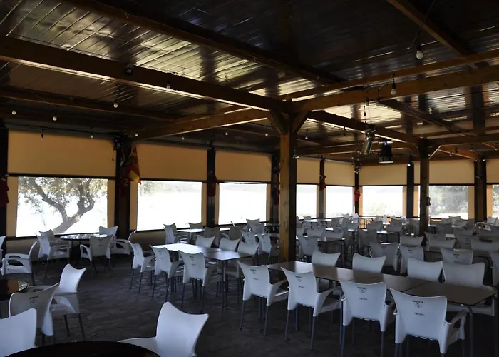 Cruceros Alqueva Хостел Челес