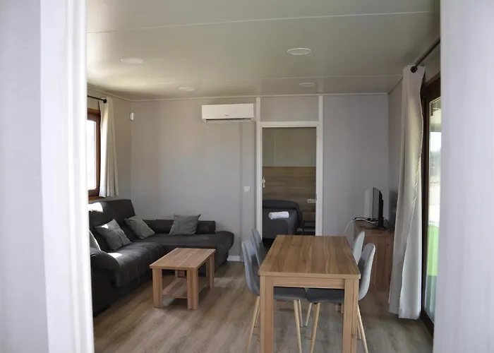 Cruceros Alqueva Hostel Cheles