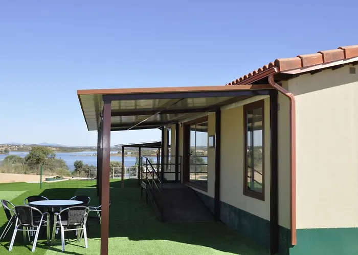 Cruceros Alqueva Хостел Челес