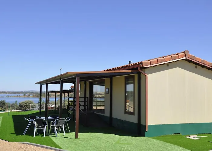 Cruceros Alqueva Hostel Cheles