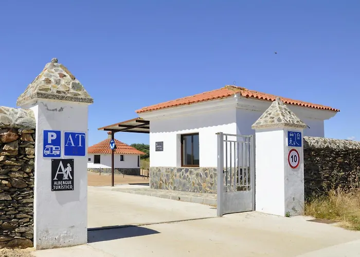 Cruceros Alqueva Hostel Cheles